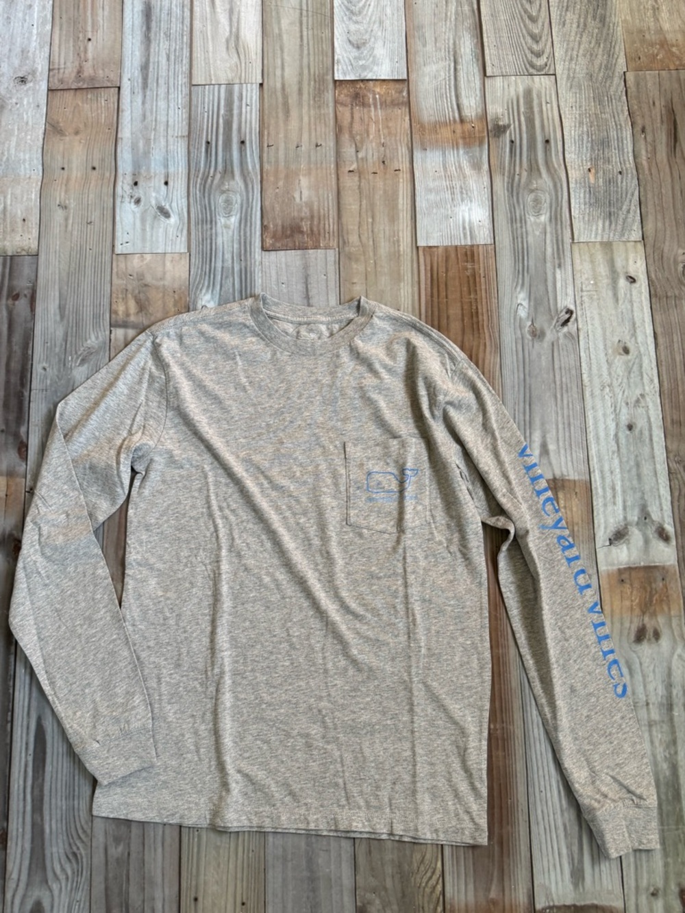 Vineyard Vines Heather Gray Long-Sleeve Pocket Tee with Blue Sleeve Logo